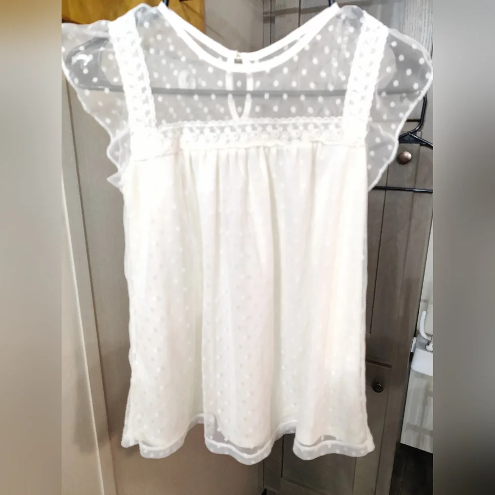 ***No Boundaries Beautiful Cream Blouse - Picture 3 of 6